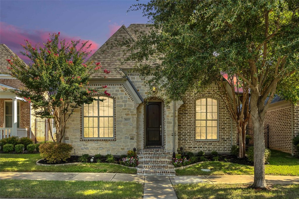 8613 Nichols Way, North Richland Hills, TX 76180