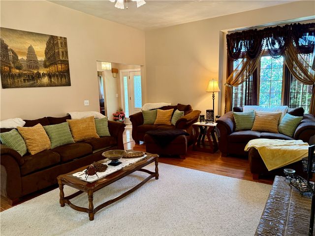 293 Sandy Hill Rd, Middlesex Twp, PA 16059