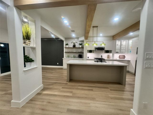 516 S Post Oak Lane 9, Houston, TX 77056