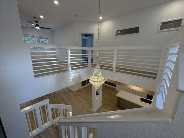 516 S Post Oak Lane 9, Houston, TX 77056