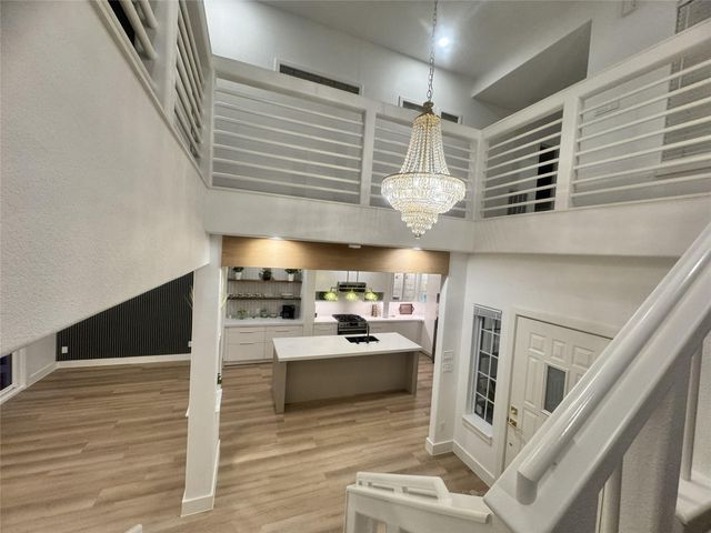 516 S Post Oak Lane 9, Houston, TX 77056