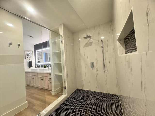 516 S Post Oak Lane 9, Houston, TX 77056