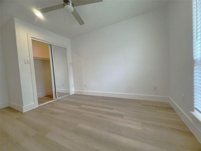 516 S Post Oak Lane 9, Houston, TX 77056