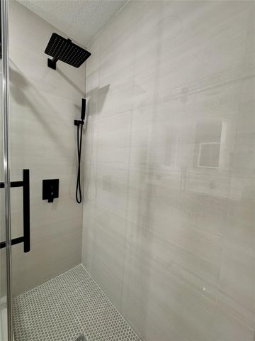 516 S Post Oak Lane 9, Houston, TX 77056
