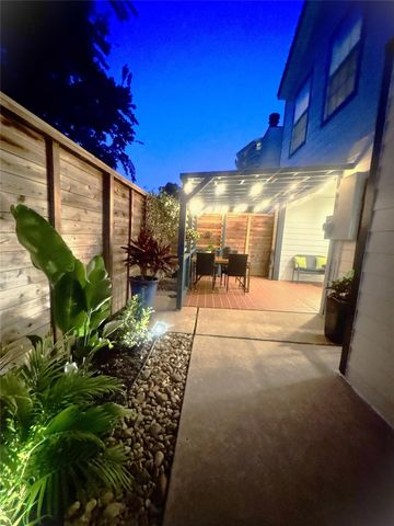 516 S Post Oak Lane 9, Houston, TX 77056