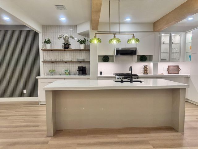 516 S Post Oak Lane 9, Houston, TX 77056