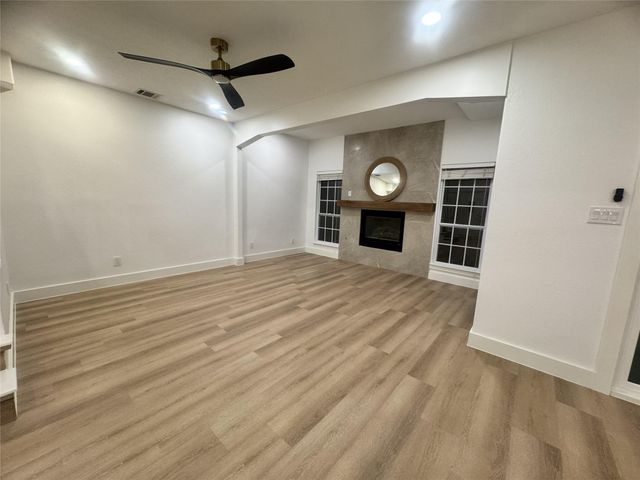 516 S Post Oak Lane 9, Houston, TX 77056