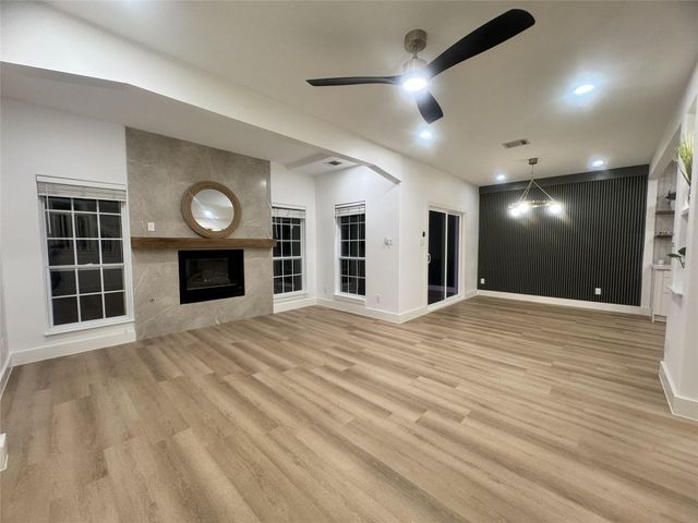 516 S Post Oak Lane 9, Houston, TX 77056