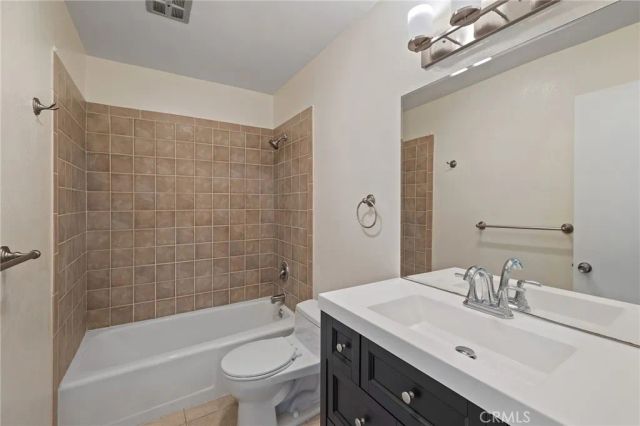 1187 E 3rd 202, Long Beach, CA 90802