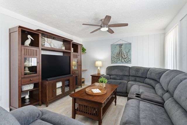 405 6th Ave. S, North Myrtle Beach, SC 29582