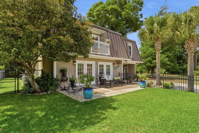 405 6th Ave. S, North Myrtle Beach, SC 29582