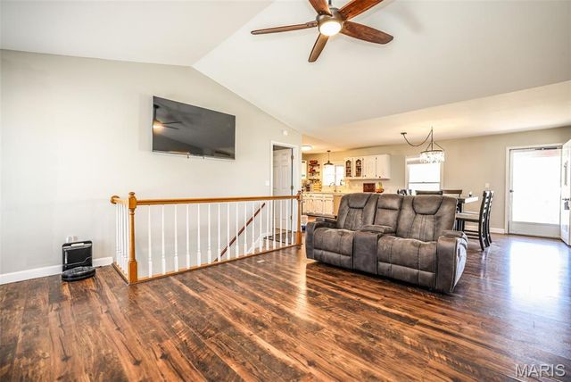 7 Jason Ridge Drive, Washington, MO 63090