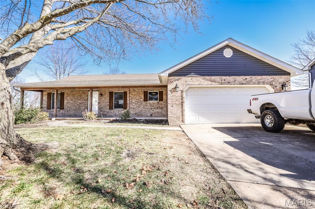 7 Jason Ridge Drive, Washington, MO 63090