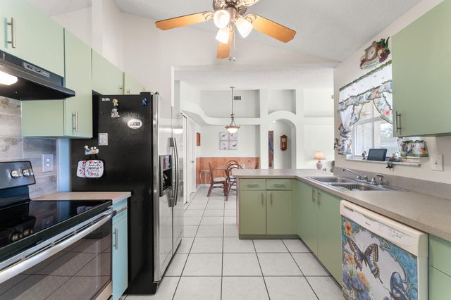 2850 SE Buccaneer Circle, Port St. Lucie, Port St Lucie, FL 34952