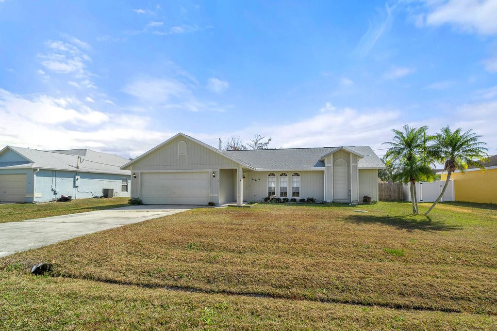 2850 SE Buccaneer Circle, Port St. Lucie, Port St Lucie, FL 34952
