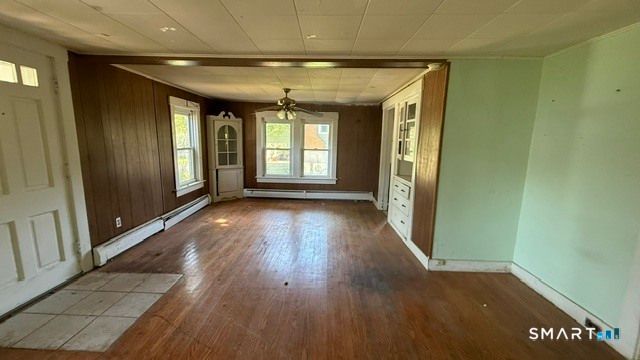 11 Cottage Street, Putnam, CT 06260