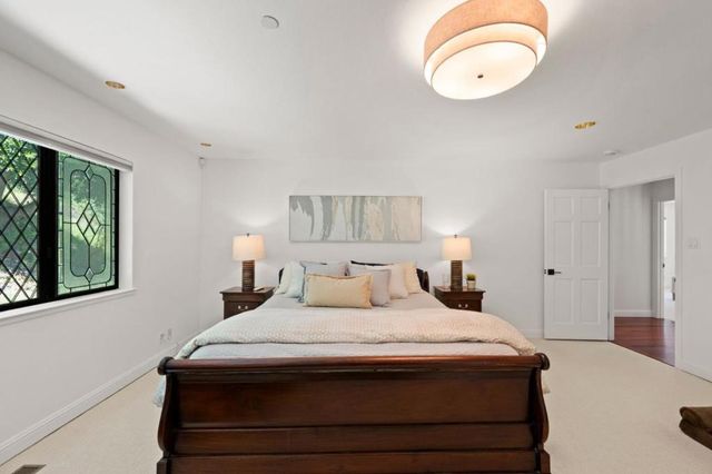 220 Robin Road, Hillsborough, CA 94010