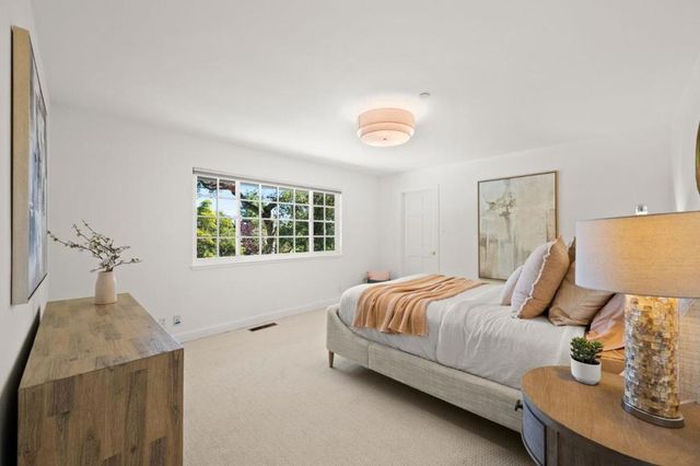 220 Robin Road, Hillsborough, CA 94010