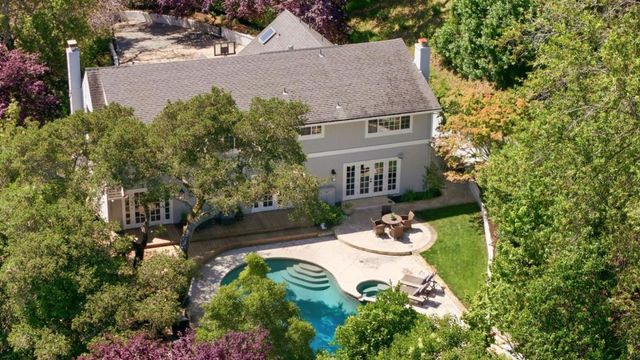 220 Robin Road, Hillsborough, CA 94010