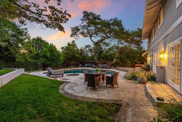 220 Robin Road, Hillsborough, CA 94010