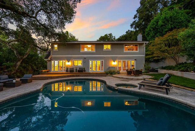 220 Robin Road, Hillsborough, CA 94010