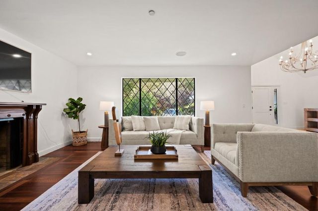 220 Robin Road, Hillsborough, CA 94010