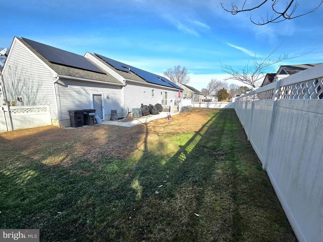 22 DREXEL DR, Pennsville, NJ 08070