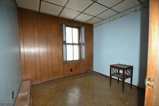 10 Lake Ave, Clifton City, NJ 07011