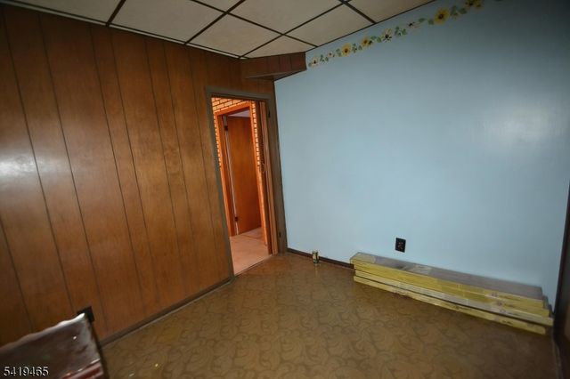 10 Lake Ave, Clifton City, NJ 07011