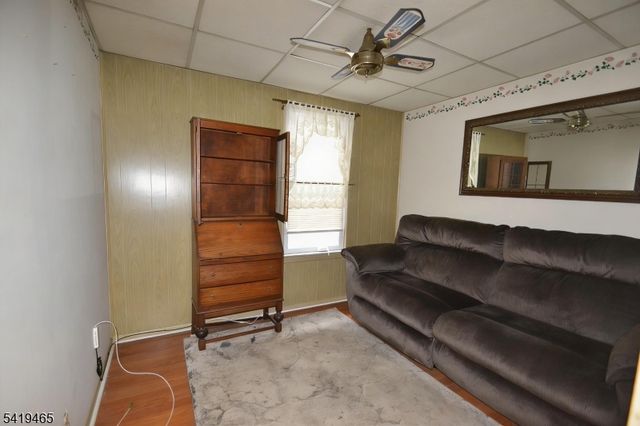 10 Lake Ave, Clifton City, NJ 07011