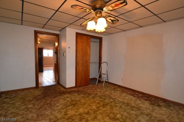 10 Lake Ave, Clifton City, NJ 07011