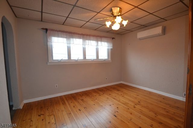 10 Lake Ave, Clifton City, NJ 07011