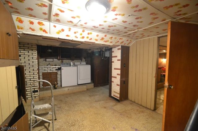 10 Lake Ave, Clifton City, NJ 07011