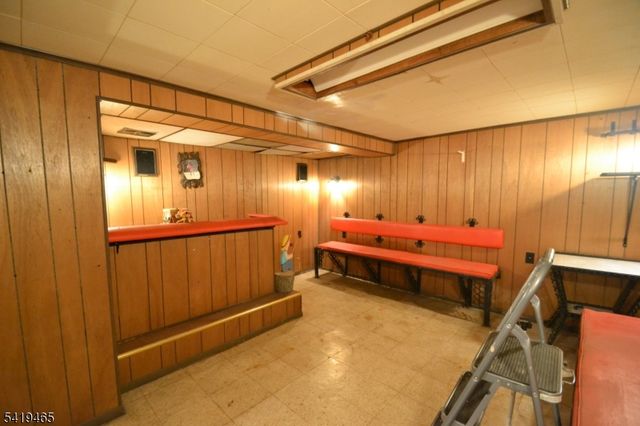 10 Lake Ave, Clifton City, NJ 07011