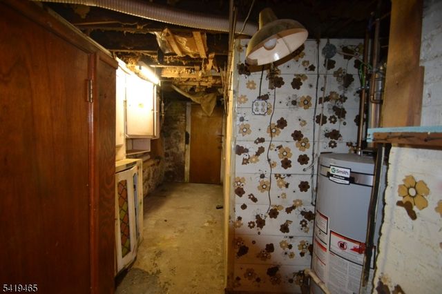 10 Lake Ave, Clifton City, NJ 07011