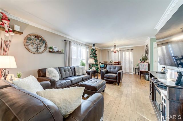 1069 Big Bend Crossing Drive, Manchester, MO 63088