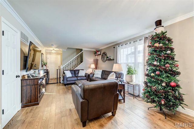 1069 Big Bend Crossing Drive, Manchester, MO 63088