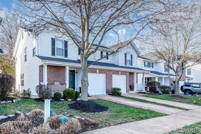 1069 Big Bend Crossing Drive, Manchester, MO 63088