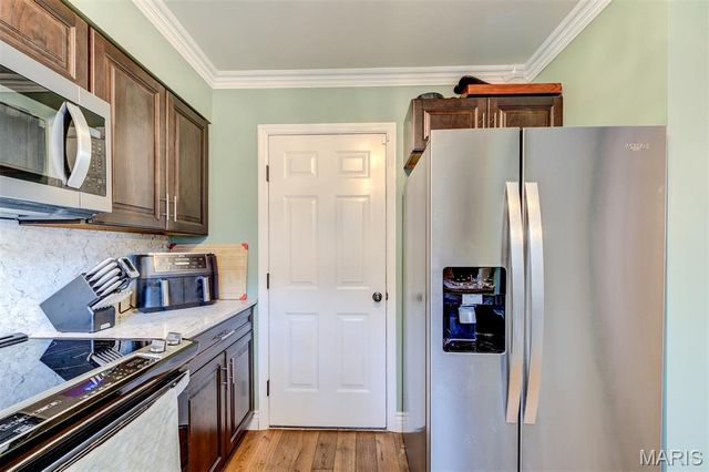 1069 Big Bend Crossing Drive, Manchester, MO 63088