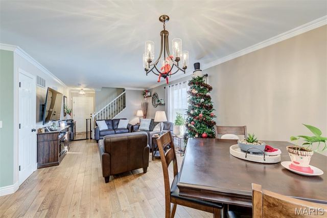 1069 Big Bend Crossing Drive, Manchester, MO 63088