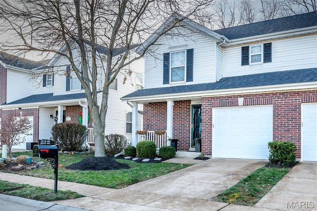 1069 Big Bend Crossing Drive, Manchester, MO 63088