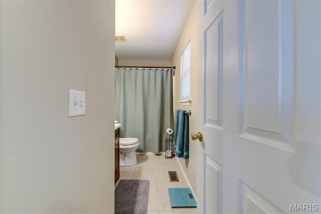 1069 Big Bend Crossing Drive, Manchester, MO 63088