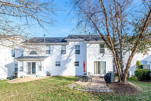 1069 Big Bend Crossing Drive, Manchester, MO 63088