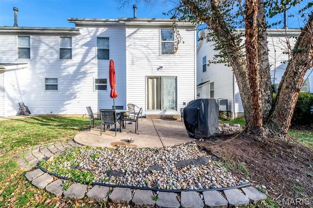 1069 Big Bend Crossing Drive, Manchester, MO 63088