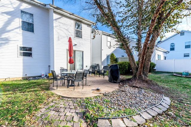 1069 Big Bend Crossing Drive, Manchester, MO 63088