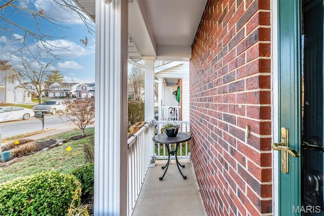 1069 Big Bend Crossing Drive, Manchester, MO 63088