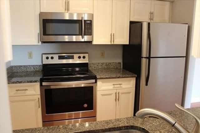 36 C Gibbs St 29, Worcester, MA 01607