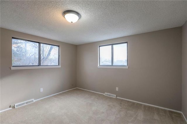 230 NE Evansdale Road, Kansas City, MO 64116