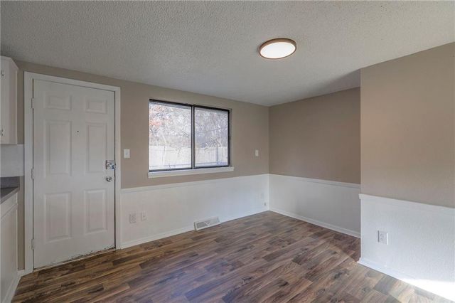 230 NE Evansdale Road, Kansas City, MO 64116