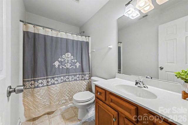 255 19th Avenue SE, Hickory, NC 28602